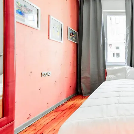 아파트 Budget-friendly For 4, Best Location In Vitoshka Area 소피아