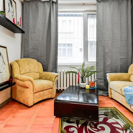 아파트 Budget-friendly For 4, Best Location In Vitoshka Area 소피아